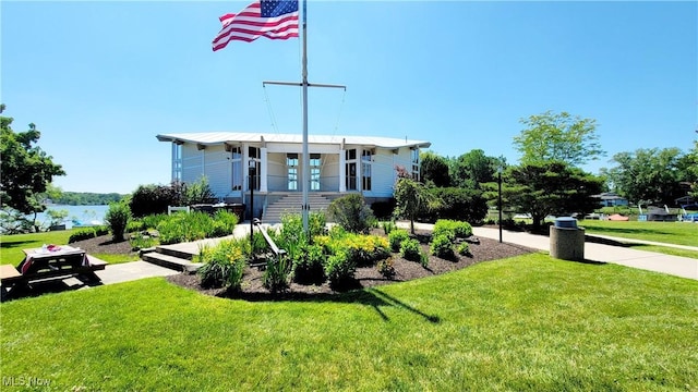 2977 Pirates Cv, Aurora, OH 44202 - view of front facade with a front yard