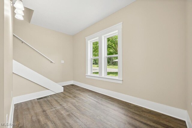 6434 Union Ave NE, Alliance, OH 44601 - unfurnished room featuring baseboards and wood finished floors