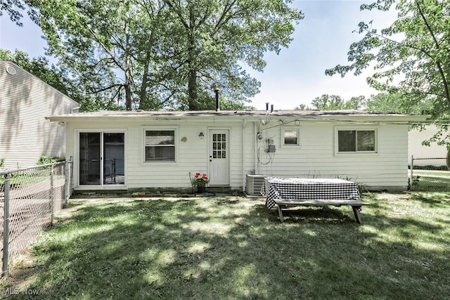 3498 Clayton Dr, North Olmsted, OH 44070 - rear view of property featuring a fenced backyard