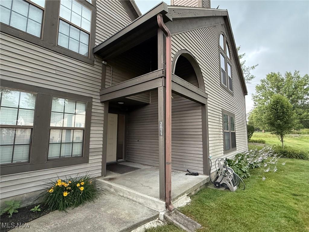 3811 Northwoods Ct NE Unit 2, Warren, OH 44483 - photo 1