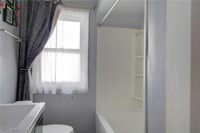 4606 Maplecrest Ave, Parma, OH 44134 - full bathroom with plenty of natural light, vanity, and shower / bath combination