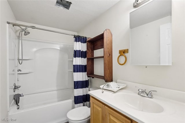 1811 Stepney St, Niles, OH 44446 - bathroom featuring shower / bath combo with shower curtain and vanity