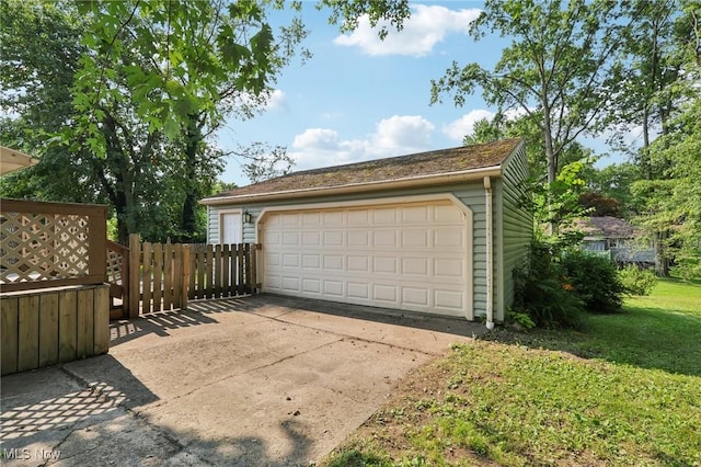 1811 Stepney St, Niles, OH 44446 - view of detached garage