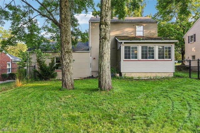 2992 Eldora Dr, Youngstown, OH 44511 - back of property