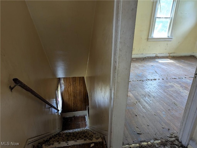 14717 Orinoco Ave, East Cleveland, OH 44112 - view of stairway