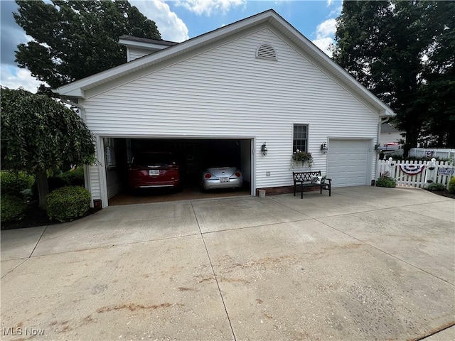 660 Rustic Knoll Dr, Kent, OH 44240 - view of home's exterior featuring driveway