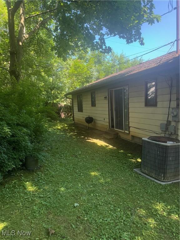 20930 Halworth Rd, Shaker Heights, OH 44122 - photo 2
