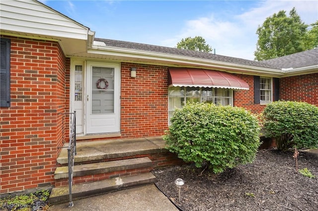 136 N Chillicothe Rd, Aurora, OH 44202 - doorway to property with brick siding