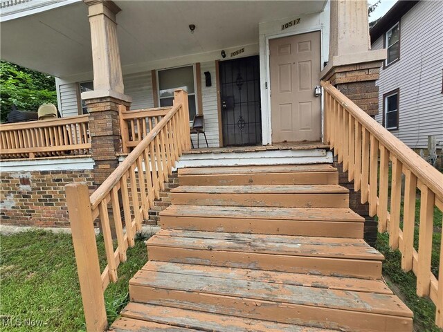 10515 Greenlawn Ave, Cleveland, OH 44108 - photo 3