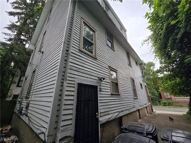 10515 Greenlawn Ave, Cleveland, OH 44108 - photo 19