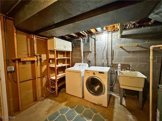 35049 N Turtle Trl Unit C, Willoughby, OH 44094 - washroom featuring separate washer and dryer and electric panel