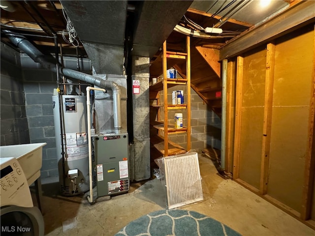35049 N Turtle Trl Unit C, Willoughby, OH 44094 - utilities featuring gas water heater, washer / clothes dryer, and heating unit