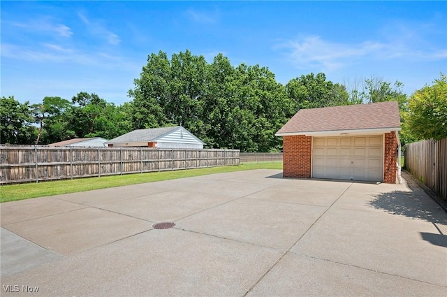 1835 Rockefeller Rd, Wickliffe, OH 44092 - detached garage with driveway