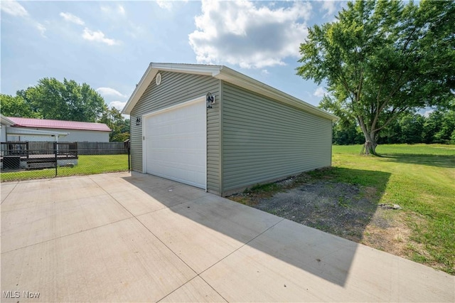 2835 Hallock Young Rd SW, Warren, OH 44481 - detached garage with concrete driveway