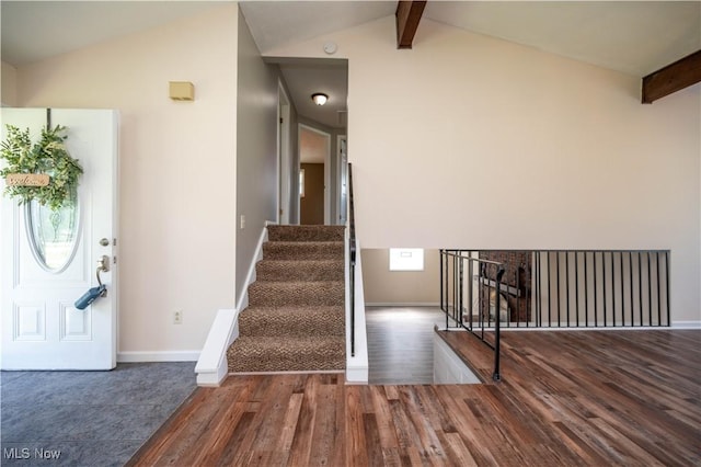 2835 Hallock Young Rd SW, Warren, OH 44481 - entrance foyer featuring wood finished floors and baseboards