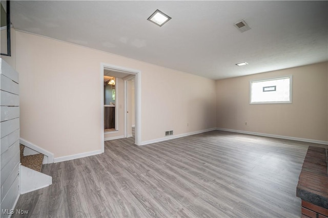 2835 Hallock Young Rd SW, Warren, OH 44481 - spare room featuring wood finished floors and baseboards