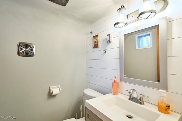 2948 Robin Hill Ln, Mogadore, OH 44260 - half bath with toilet and vanity