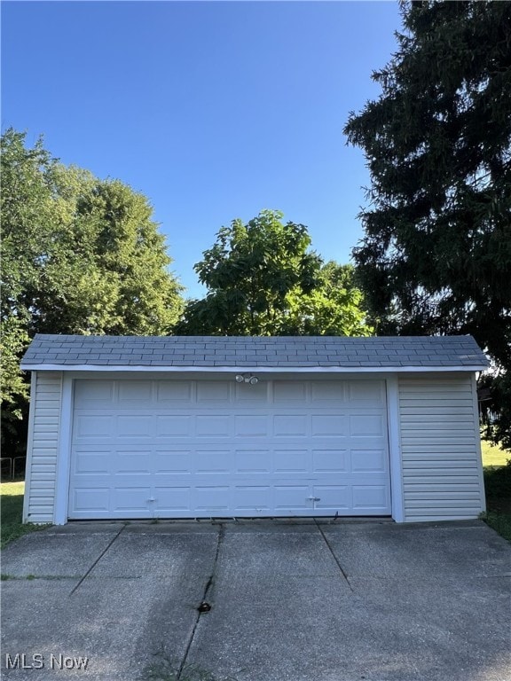 15316 Lydian Ave, Cleveland, OH 44111 - photo 5