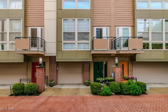 12591 Larchmere Blvd Unit W-6, Cleveland, OH 44120 - exterior space featuring a balcony
