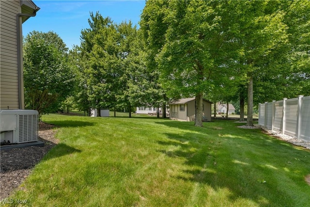 230 Clingan Rd, Struthers, OH 44471 - view of yard featuring a shed