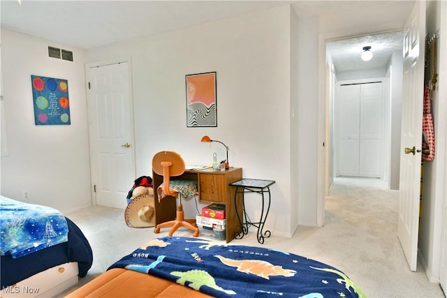252 Greenbriar Dr, Cortland, OH 44410 - bedroom featuring carpet floors