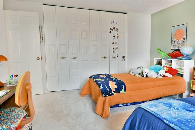 252 Greenbriar Dr, Cortland, OH 44410 - bedroom with carpet and a closet