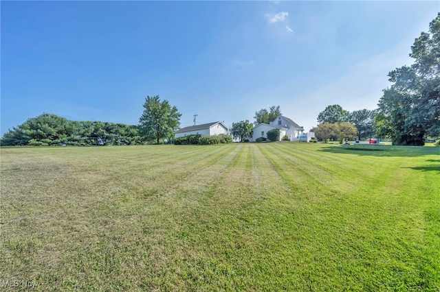 9827 Akron Rd, Rittman, OH 44270 - view of green lawn