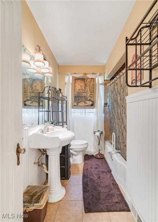 6100 Glenwood Ave, Boardman, OH 44512 - full bathroom featuring tile patterned floors and bathtub / shower combination