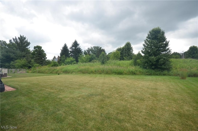 4909 Garnet Cir, Stow, OH 44224 - view of green lawn