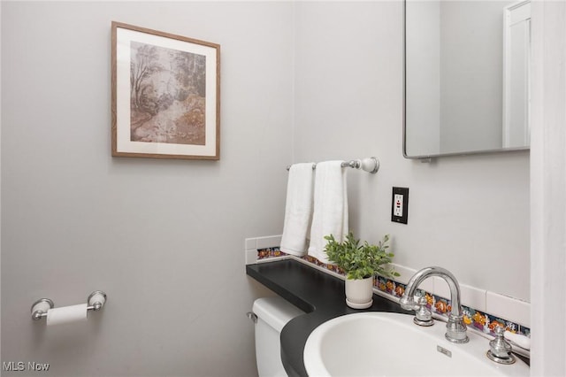 16205 Fernway Rd, Shaker Heights, OH 44120 - bathroom featuring toilet and a sink