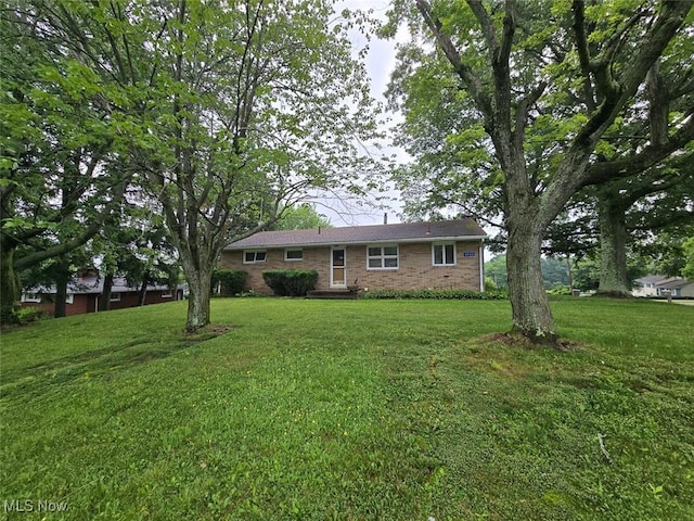 4544 Springvale Ave SW, Canton, OH 44706 - single story home with a front yard