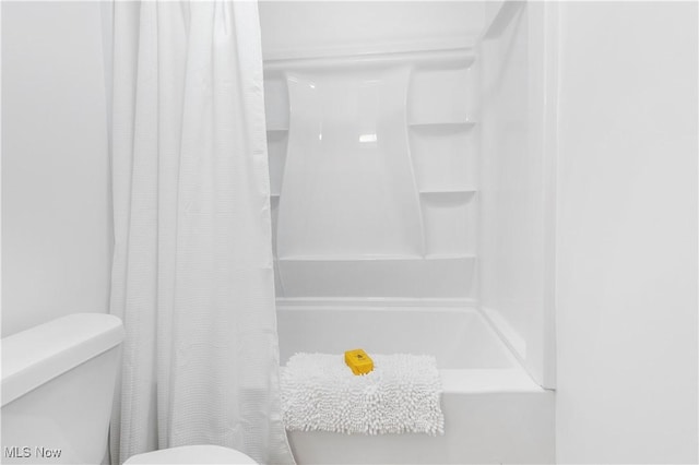 1226 Ramblewood Trl, South Euclid, OH 44121 - full bath featuring toilet and shower / bathtub combination with curtain