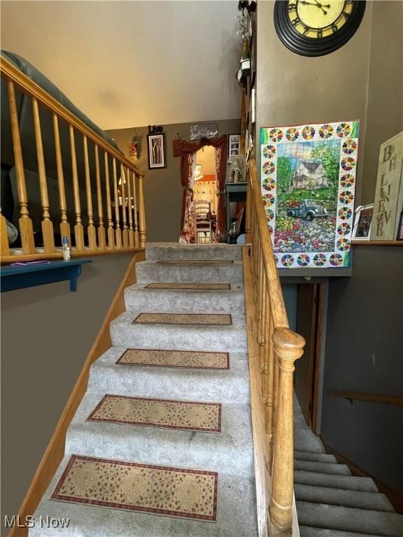 311 Hilda Cir, Bloomingdale, OH 43910 - view of stairs
