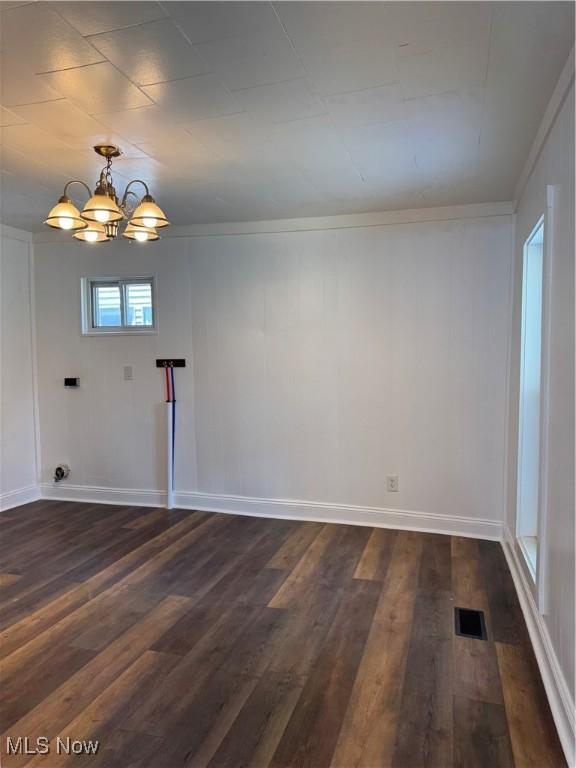 731 S 6th St, Coshocton, OH 43812