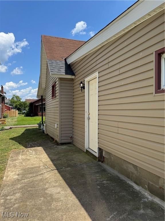731 S 6th St, Coshocton, OH 43812