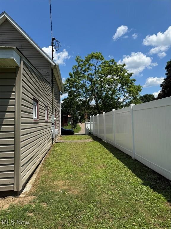 731 S 6th St, Coshocton, OH 43812