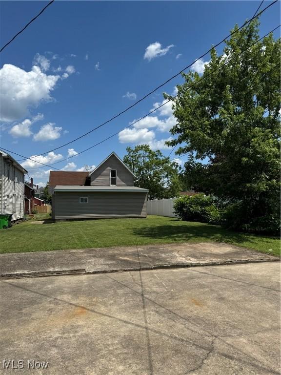 731 S 6th St, Coshocton, OH 43812