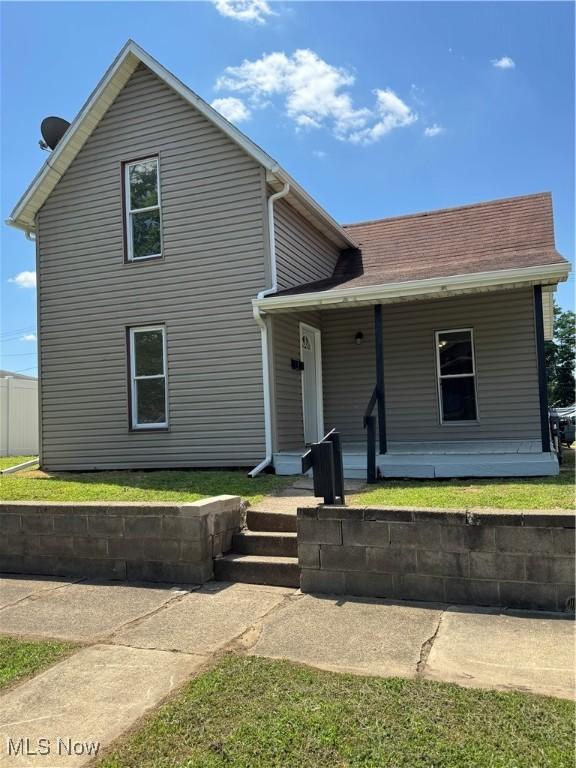 731 S 6th St, Coshocton, OH 43812