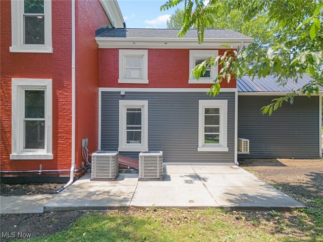 638 High St, Wooster, OH 44691 - rear view of house featuring a patio