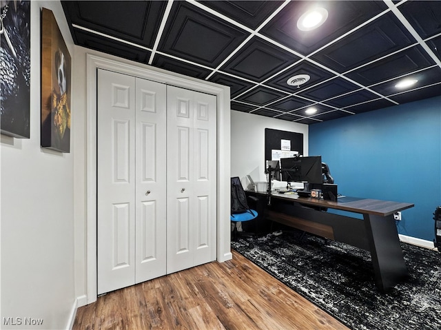 12147 Gladstone Rd SW, North Jackson, OH 44451 - office space with wood finished floors and baseboards