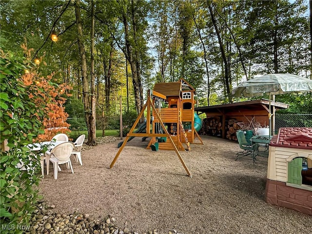 12147 Gladstone Rd SW, North Jackson, OH 44451 - view of play area