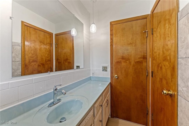 853 Almasy Dr, Campbell, OH 44405 - bathroom with vanity
