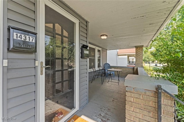 14317-14319 Bayes Ave, Lakewood, OH 44107 - view of covered porch