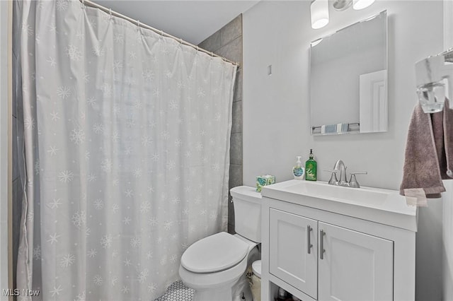 14317-14319 Bayes Ave, Lakewood, OH 44107 - full bathroom featuring vanity and a shower with curtain