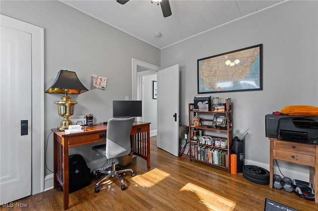 14317-14319 Bayes Ave, Lakewood, OH 44107 - office area featuring wood finished floors and a ceiling fan