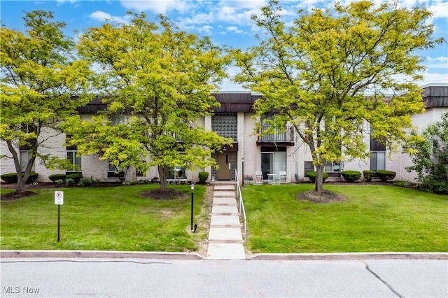 8455 N Akins Rd Unit 103, North Royalton, OH 44133 - multi unit property featuring a front lawn