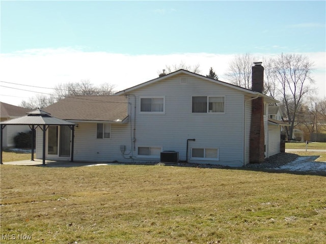 6031 Sunset Dr, Bedford Heights, OH 44146 - photo 2