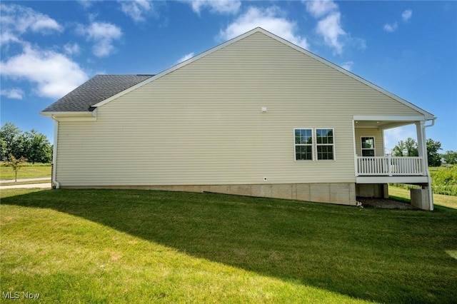 1637 Duncan Way, Streetsboro, OH 44241 - view of side of property featuring a yard and roof with shingles