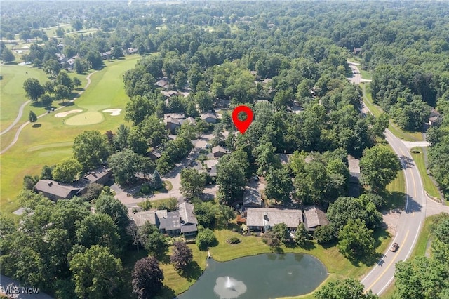 629-37 Fairington Oval, Aurora, OH 44202 - aerial overview of property's location featuring a golf club and a nearby body of water