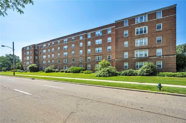 13800 Fairhill Rd Unit 520, Shaker Heights, OH 44120 - photo 1